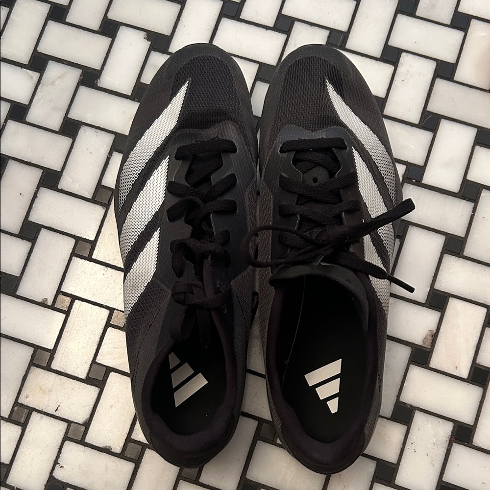 Adidas track spikes
Sprint star
Men 7/women 8